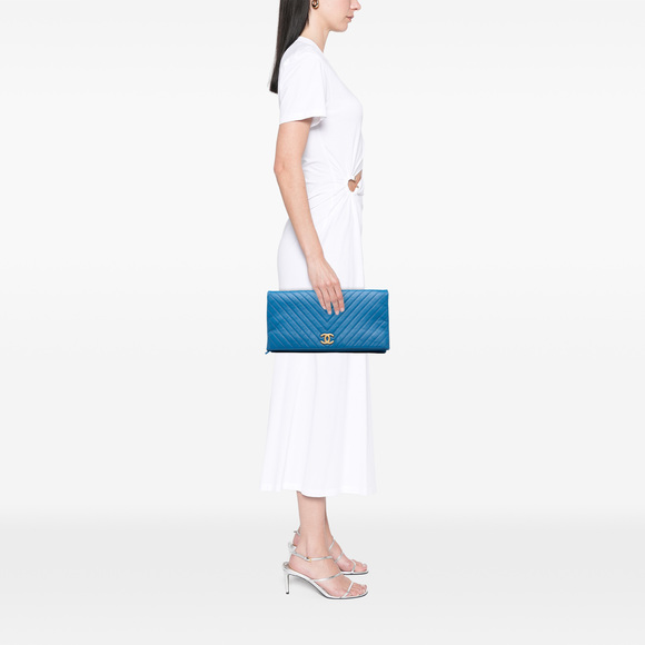 Pre-Loved Chanel CC Chevron Lambskin Fold Over Clutch - Picture 7 of 8